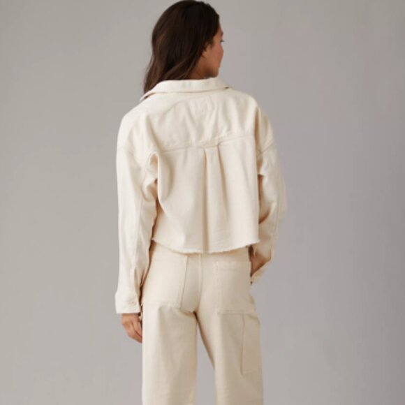 American Eagle Denim Button-Up Shirt Cropped - Picture 4 of 10